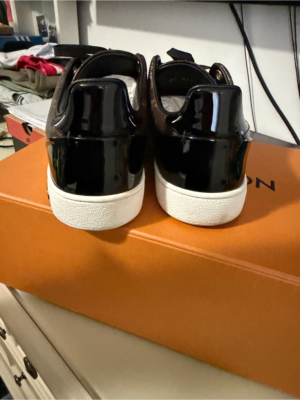 Louis Vuitton Brown Monogram Low-Top Sneakers /like new only used twice - Picture 4 of 5